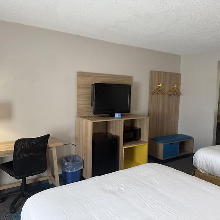 Days Inn By Wyndham Hannibal Bagian luar foto
