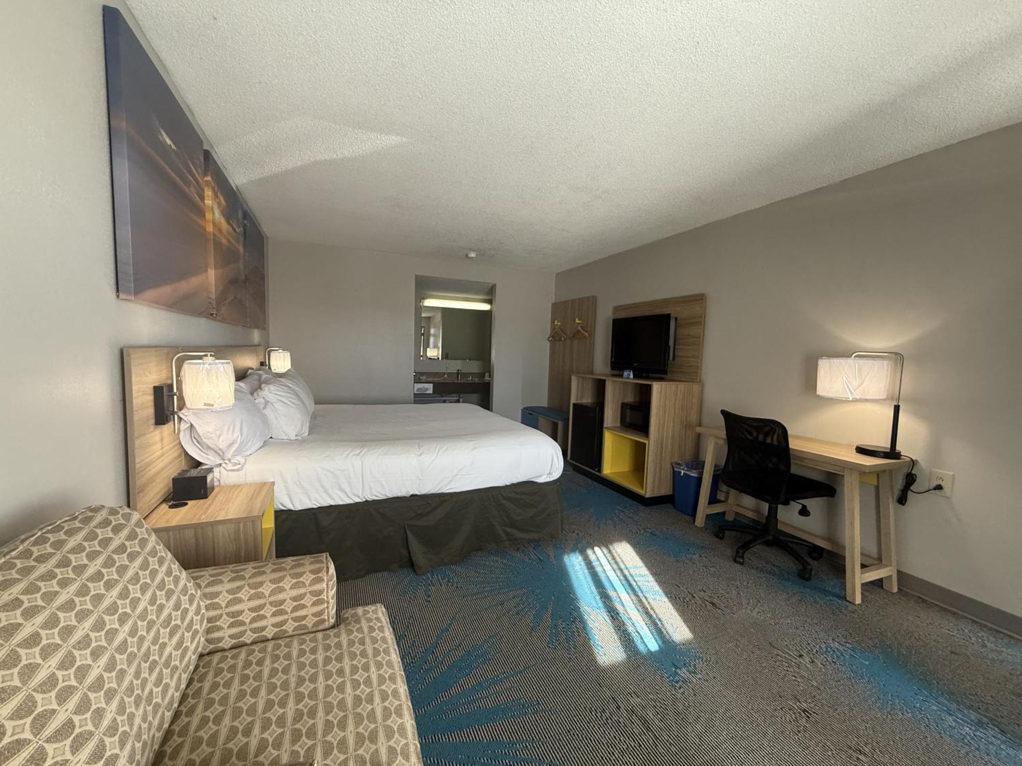 Days Inn By Wyndham Hannibal Bagian luar foto