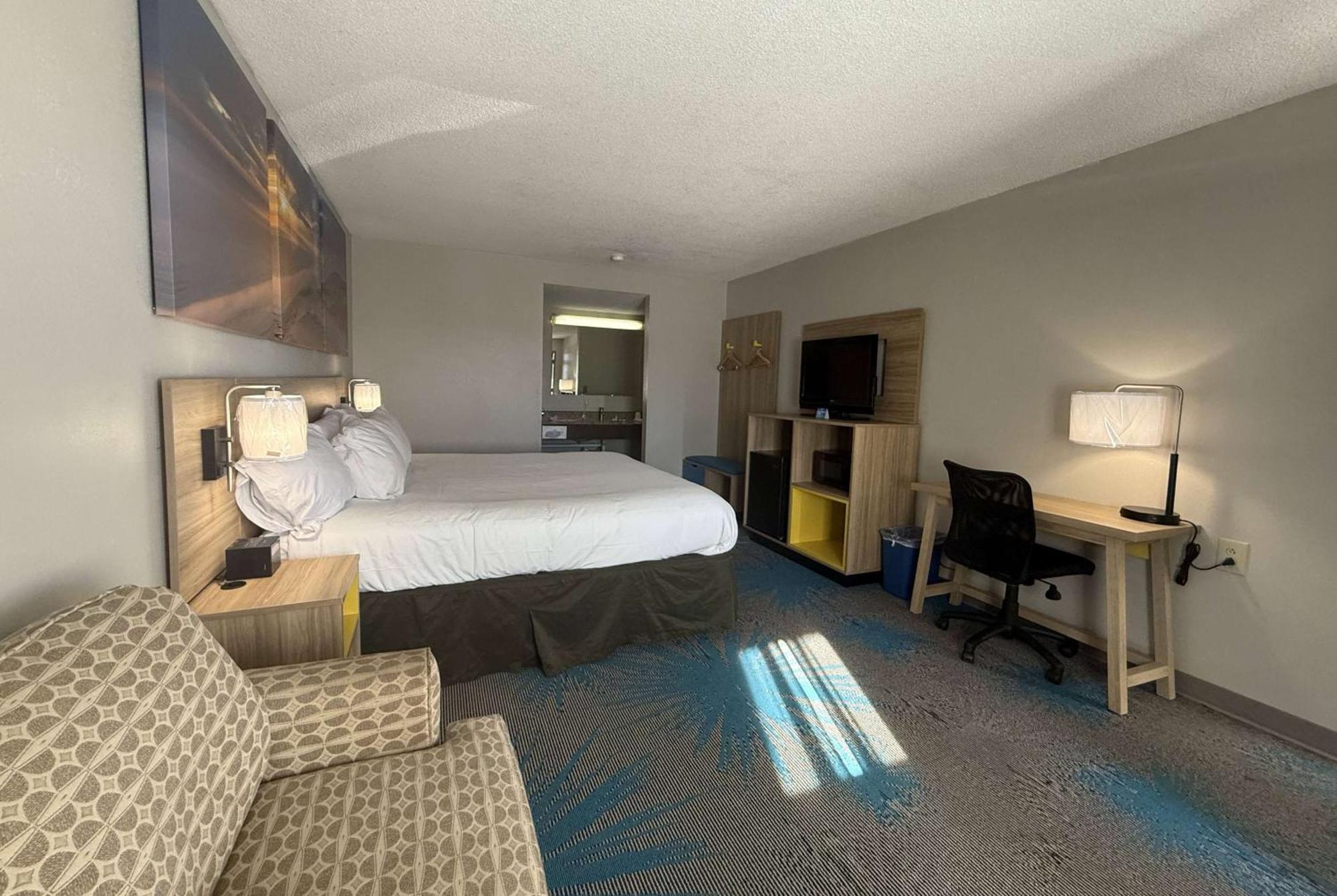 Days Inn By Wyndham Hannibal Bagian luar foto